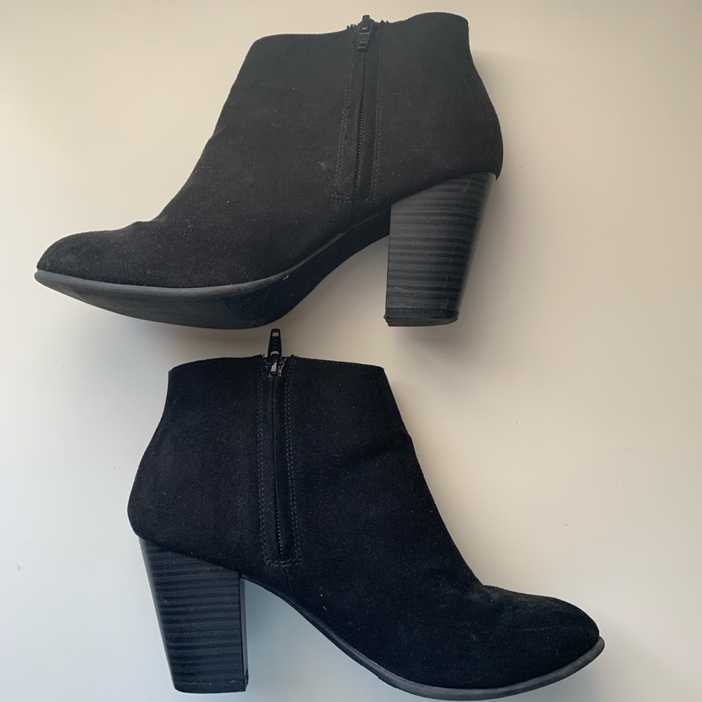 Old Navy Black Booties
